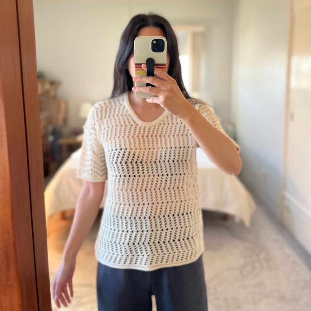 Women’s James Perse Wool/Cashmere Knit Top. Size 2 or XS-Small.